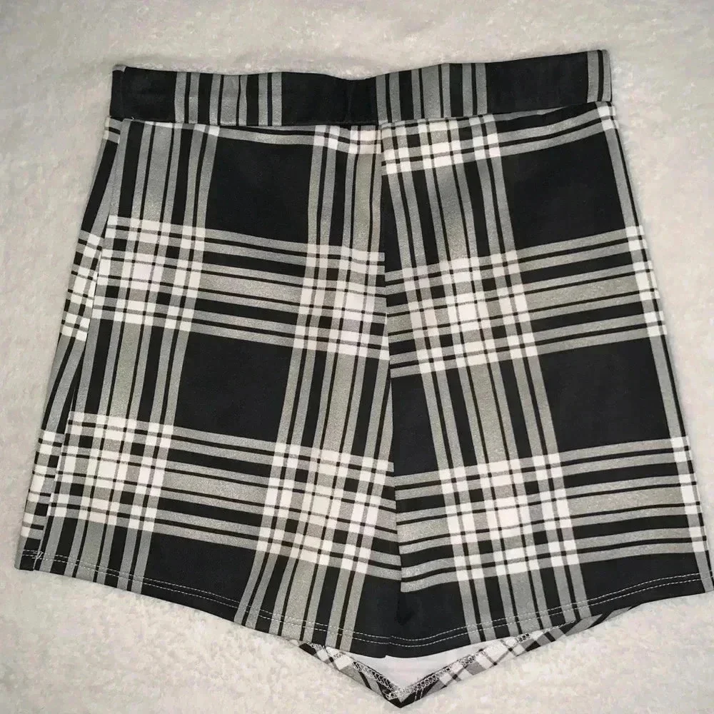 🧾 NWOT Skort From Windsor - Picture 3 of 3